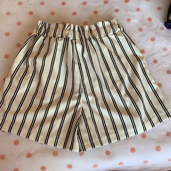 Black & White Striped Shorts with Belt - Picture 2 of 2